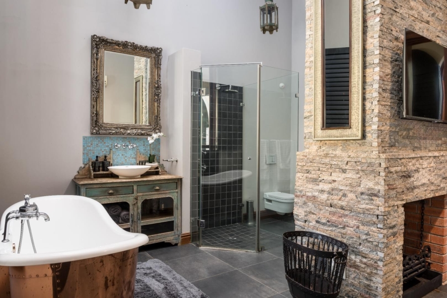 5 Bedroom Property for Sale in Winelands Western Cape